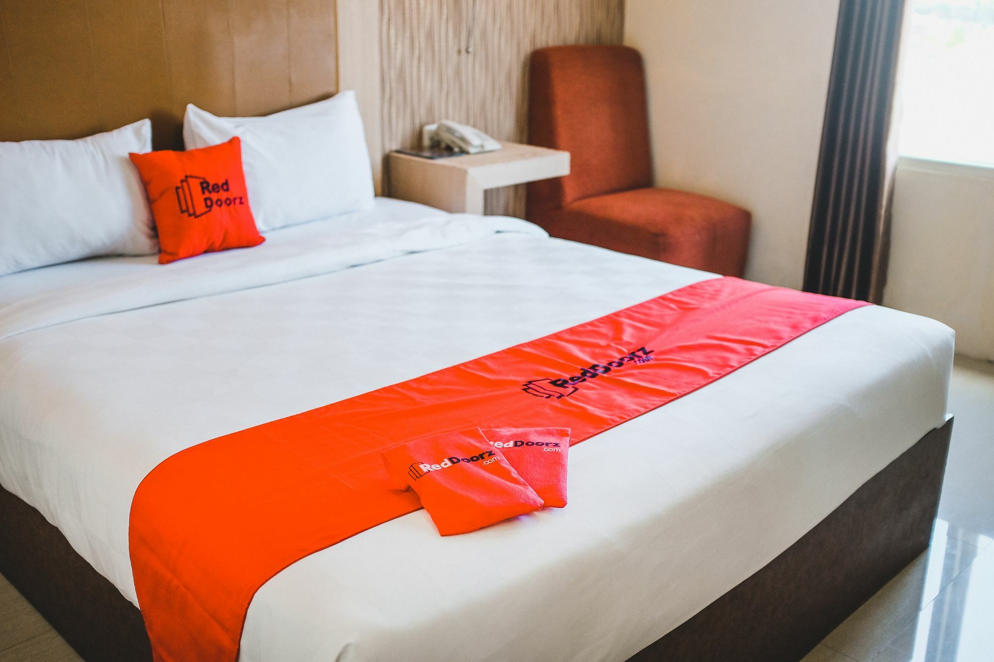 Reddoorz Plus Near Mall Panakukang Makassar Kültér fotó